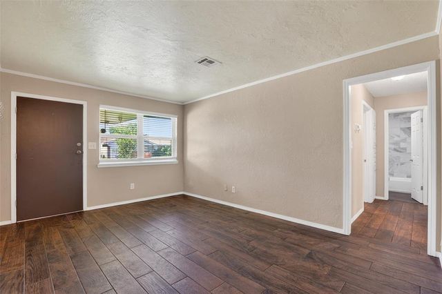 128 SW 12th Street, Moore, OK 73160