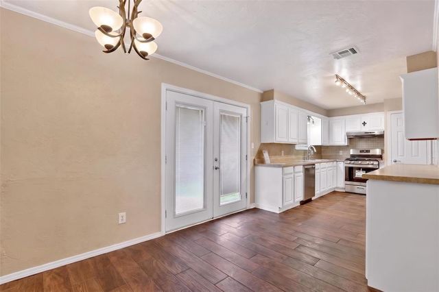 128 SW 12th Street, Moore, OK 73160