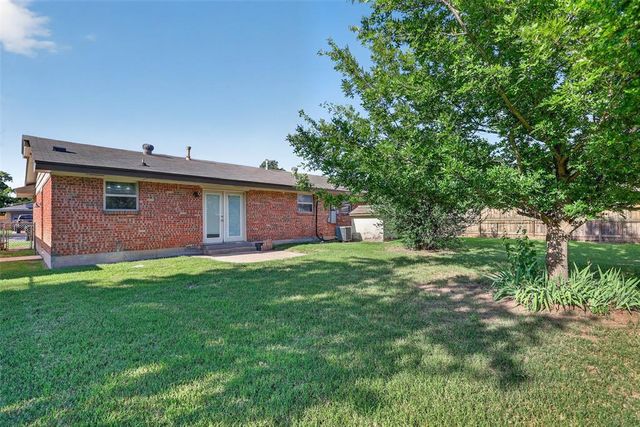 128 SW 12th Street, Moore, OK 73160