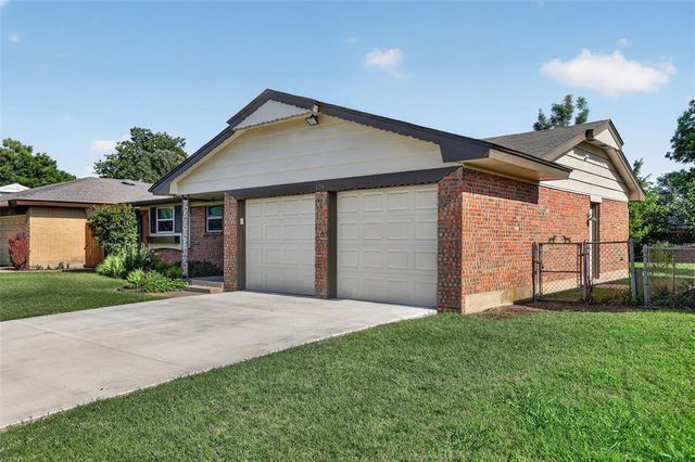 128 SW 12th Street, Moore, OK 73160