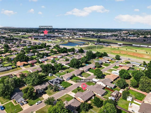 128 SW 12th Street, Moore, OK 73160