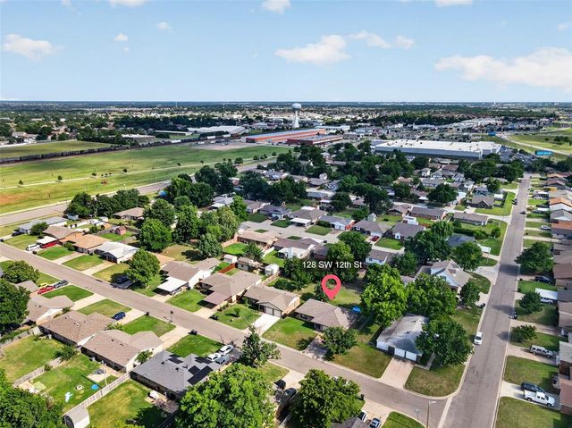 128 SW 12th Street, Moore, OK 73160