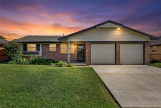 128 SW 12th Street, Moore, OK 73160