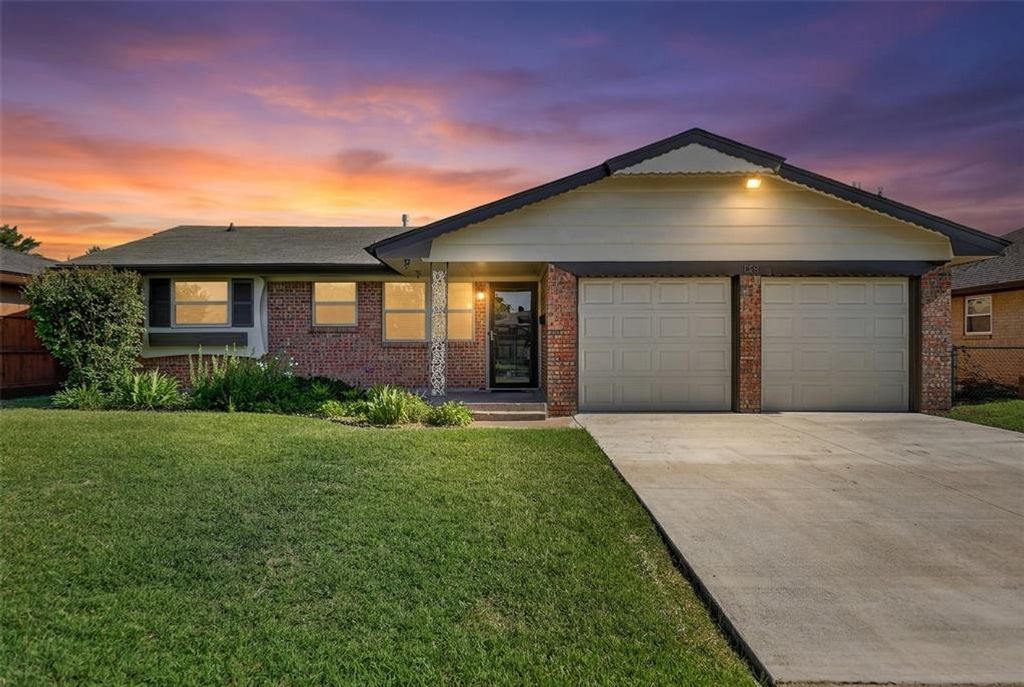 128 SW 12th Street, Moore, OK 73160