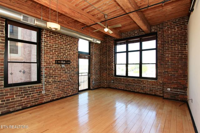 220 W Jackson Ave 404, Knoxville, TN 37902