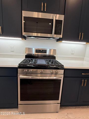 135 Ridley Lane, Youngsville, LA 70592