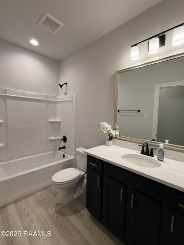 135 Ridley Lane, Youngsville, LA 70592