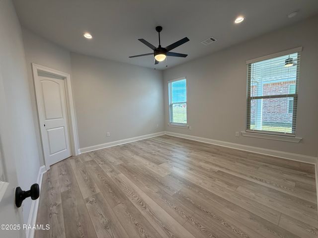 135 Ridley Lane, Youngsville, LA 70592