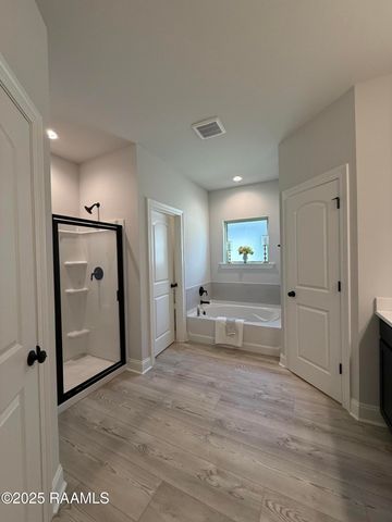 135 Ridley Lane, Youngsville, LA 70592