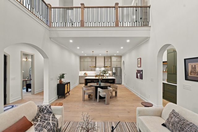 812 N 6th St, Nashville, TN 37207