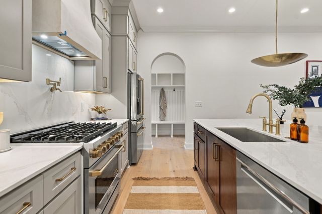 812 N 6th St, Nashville, TN 37207