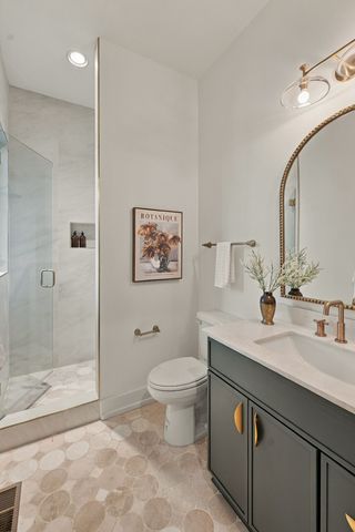 812 N 6th St, Nashville, TN 37207