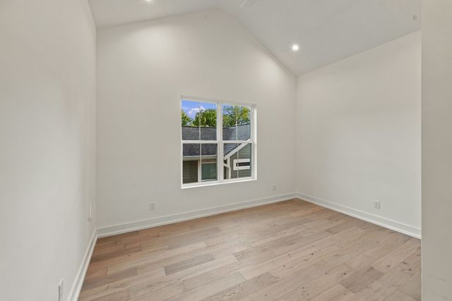 812 N 6th St, Nashville, TN 37207