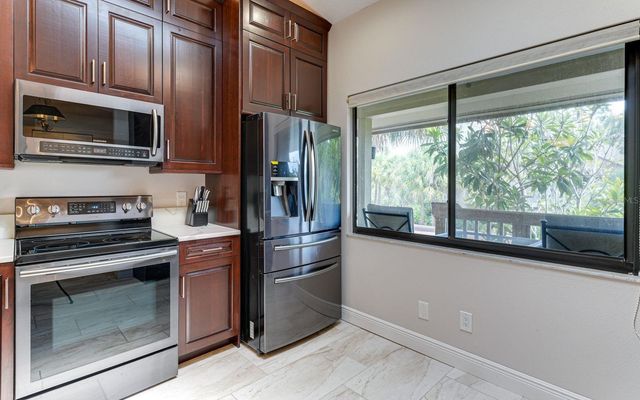 5369 LAKE ARROWHEAD TRAIL 17A, Sarasota, FL 34231