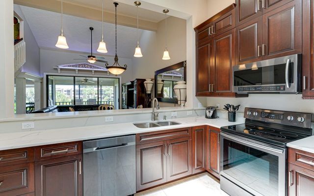 5369 LAKE ARROWHEAD TRAIL 17A, Sarasota, FL 34231
