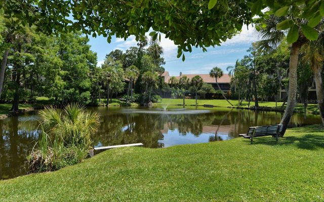 5369 LAKE ARROWHEAD TRAIL 17A, Sarasota, FL 34231
