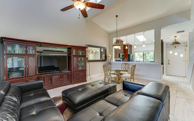 5369 LAKE ARROWHEAD TRAIL 17A, Sarasota, FL 34231