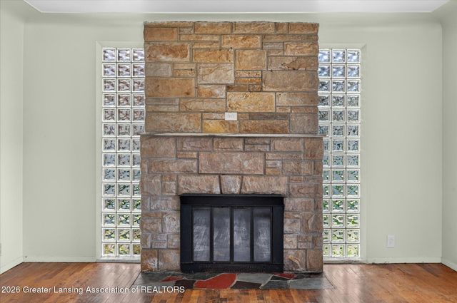 400 W Jefferson Street, Grand Ledge, MI 48837