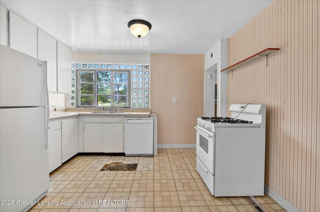 400 W Jefferson Street, Grand Ledge, MI 48837