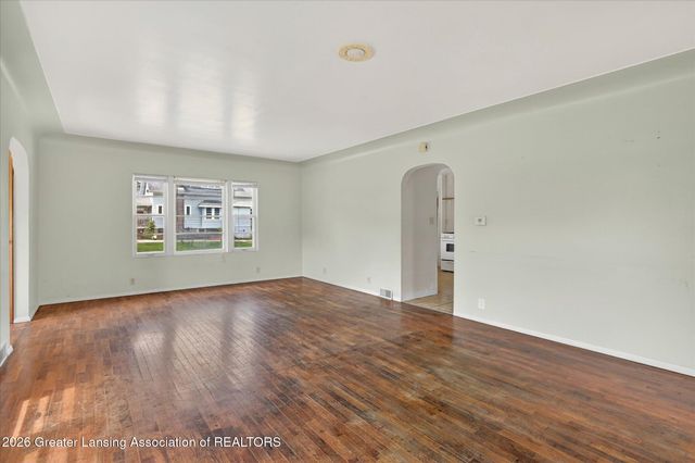 400 W Jefferson Street, Grand Ledge, MI 48837