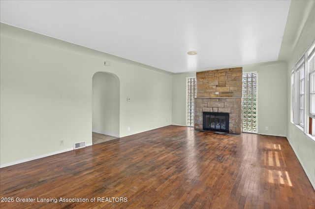 400 W Jefferson Street, Grand Ledge, MI 48837