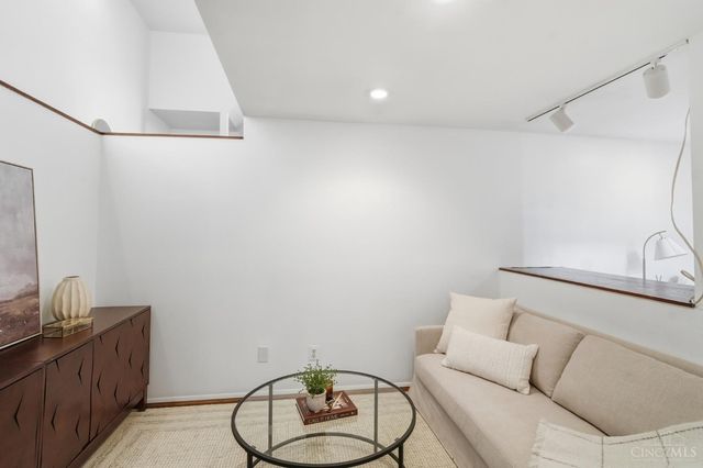 2605 Eden Avenue, Cincinnati, OH 45219