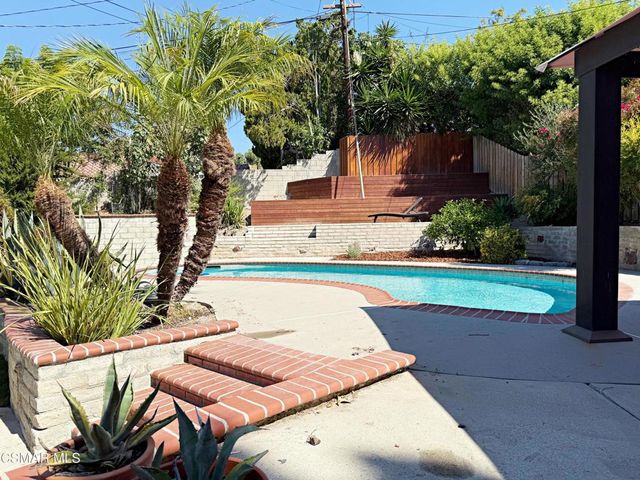 2257 Hood Drive, Thousand Oaks, CA 91362