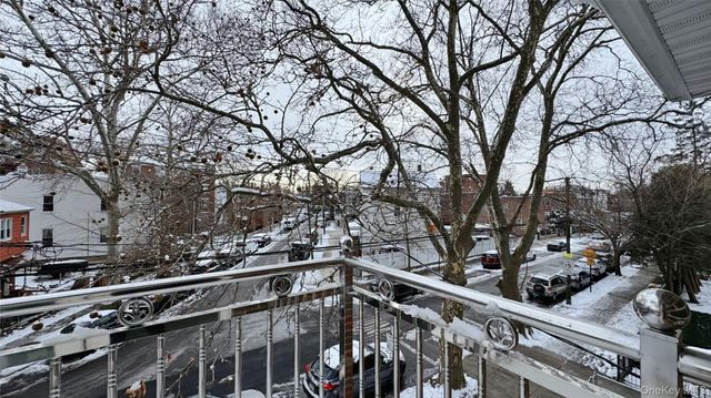 107-47 49th Ave, Corona, NY 11368