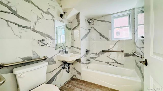 107-47 49th Ave, Corona, NY 11368