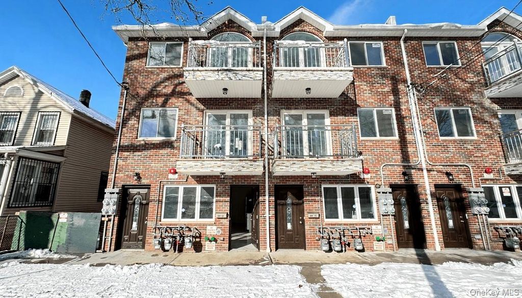 107-47 49th Ave, Corona, NY 11368