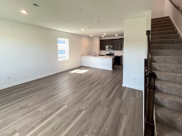 2270 Barbera Drive, Oswego, IL 60543