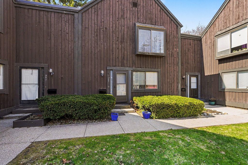 243 Ballantrae Court, Kalamazoo Twp, MI 49006