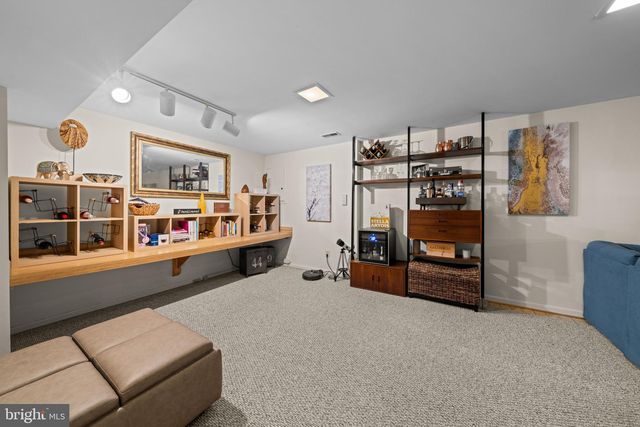 20668 HIGHLAND HALL DR, Gaithersburg, MD 20886