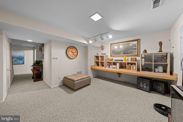 20668 HIGHLAND HALL DR, Gaithersburg, MD 20886