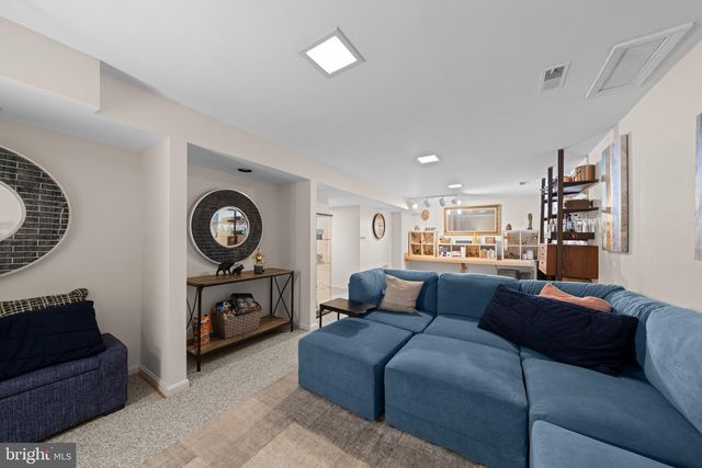 20668 HIGHLAND HALL DR, Gaithersburg, MD 20886
