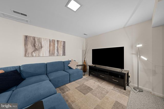 20668 HIGHLAND HALL DR, Gaithersburg, MD 20886