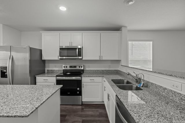 951 Bluegrass Point, New Braunfels, TX 78130