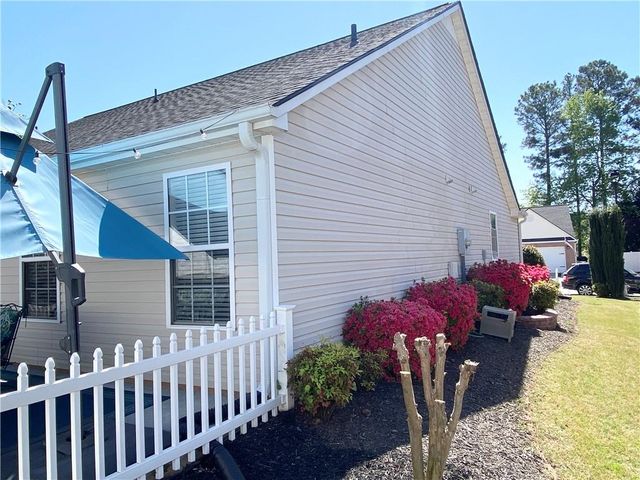 967 Village View Circle, Loganville, GA 30052