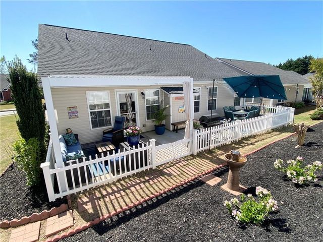 967 Village View Circle, Loganville, GA 30052