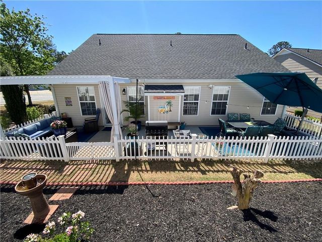 967 Village View Circle, Loganville, GA 30052