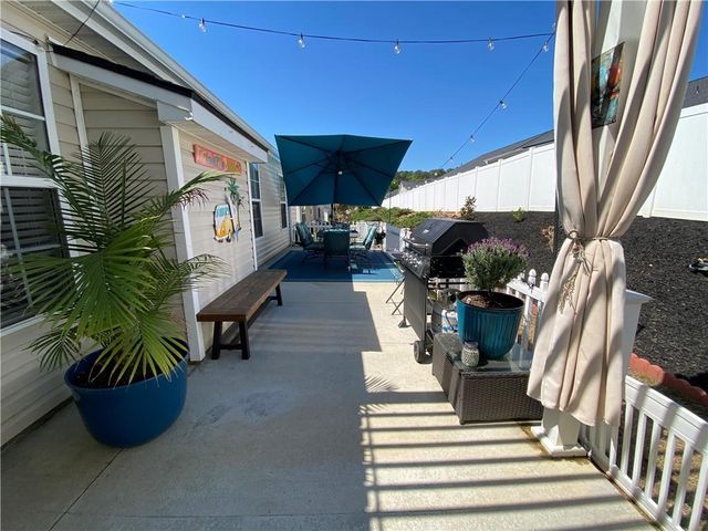 967 Village View Circle, Loganville, GA 30052