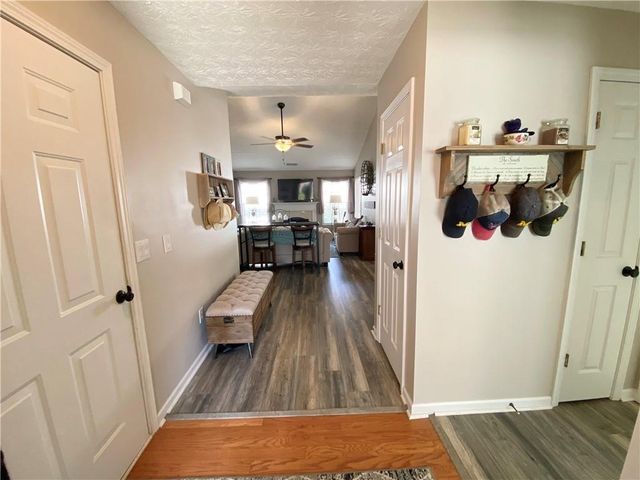 967 Village View Circle, Loganville, GA 30052