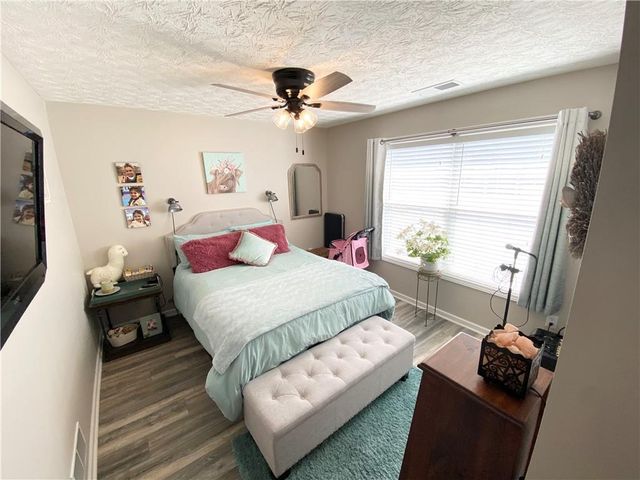 967 Village View Circle, Loganville, GA 30052