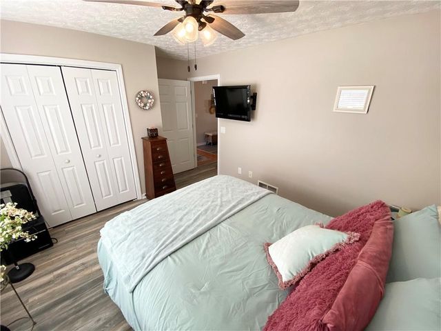 967 Village View Circle, Loganville, GA 30052