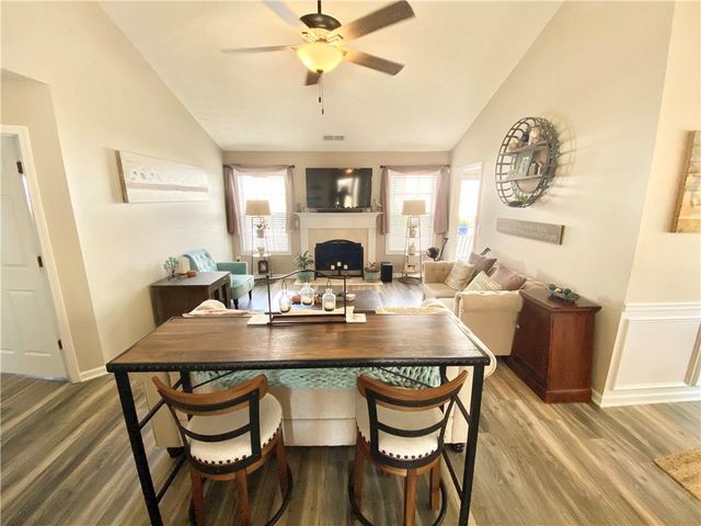 967 Village View Circle, Loganville, GA 30052