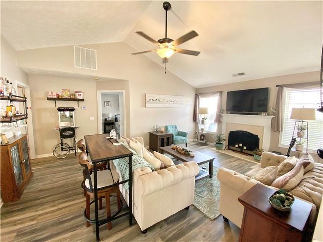 967 Village View Circle, Loganville, GA 30052