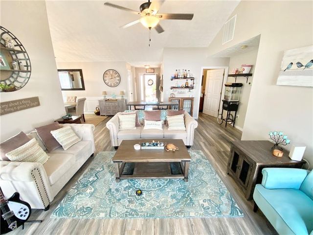 967 Village View Circle, Loganville, GA 30052