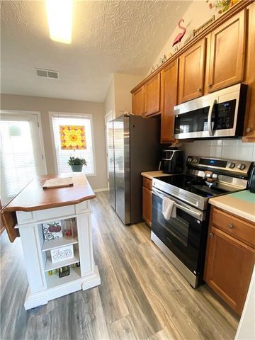 967 Village View Circle, Loganville, GA 30052