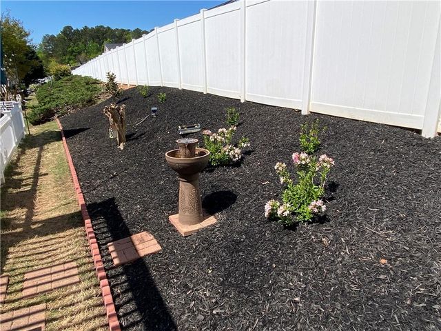 967 Village View Circle, Loganville, GA 30052