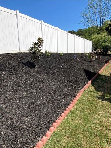 967 Village View Circle, Loganville, GA 30052